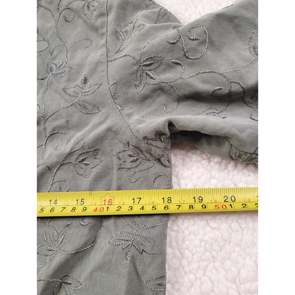 [102] Talbots Petites Floral Embroidered Olive Button Up Blouse- Size PP (0-2) - Picture 5 of 8